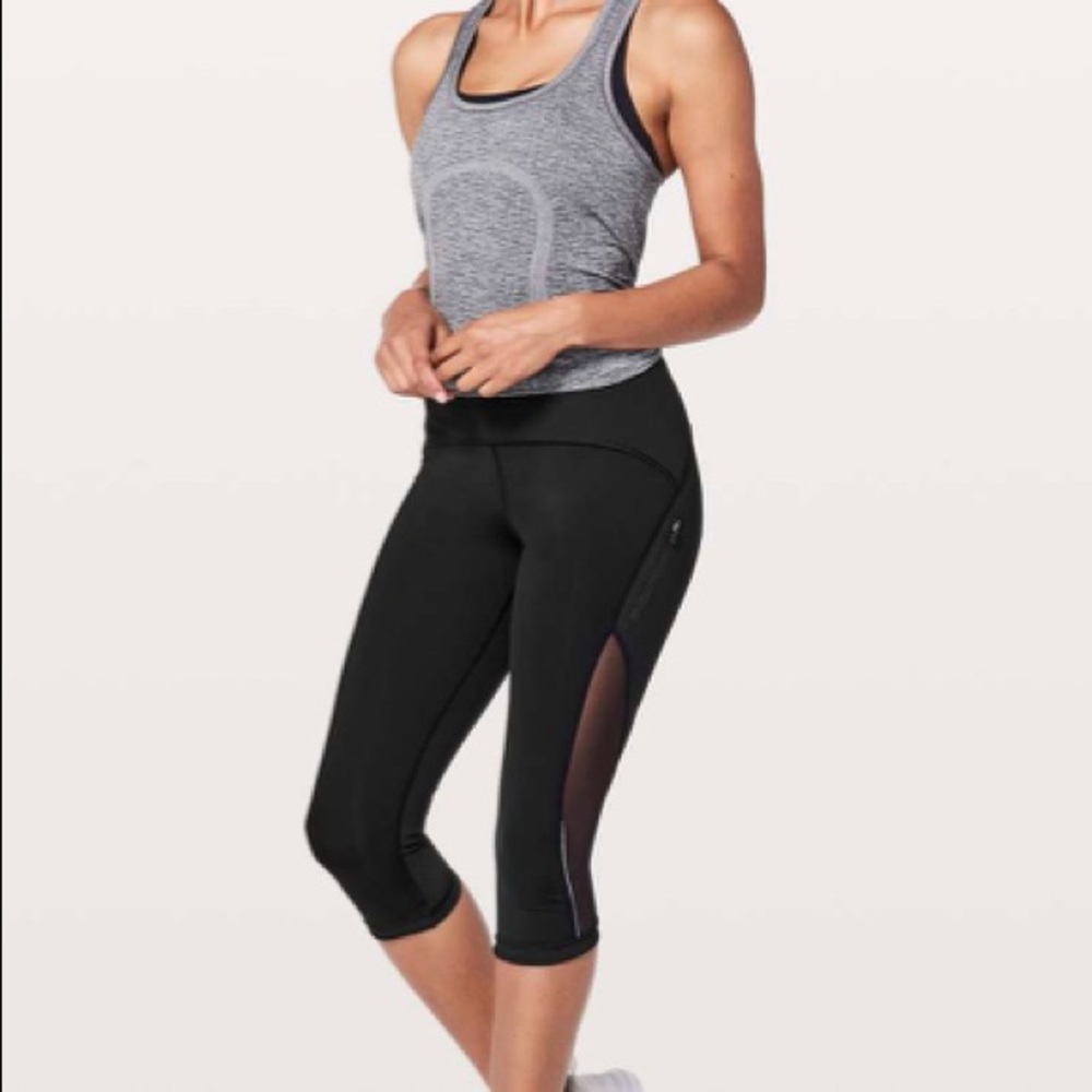 Lululemon cropped mesh panel legging